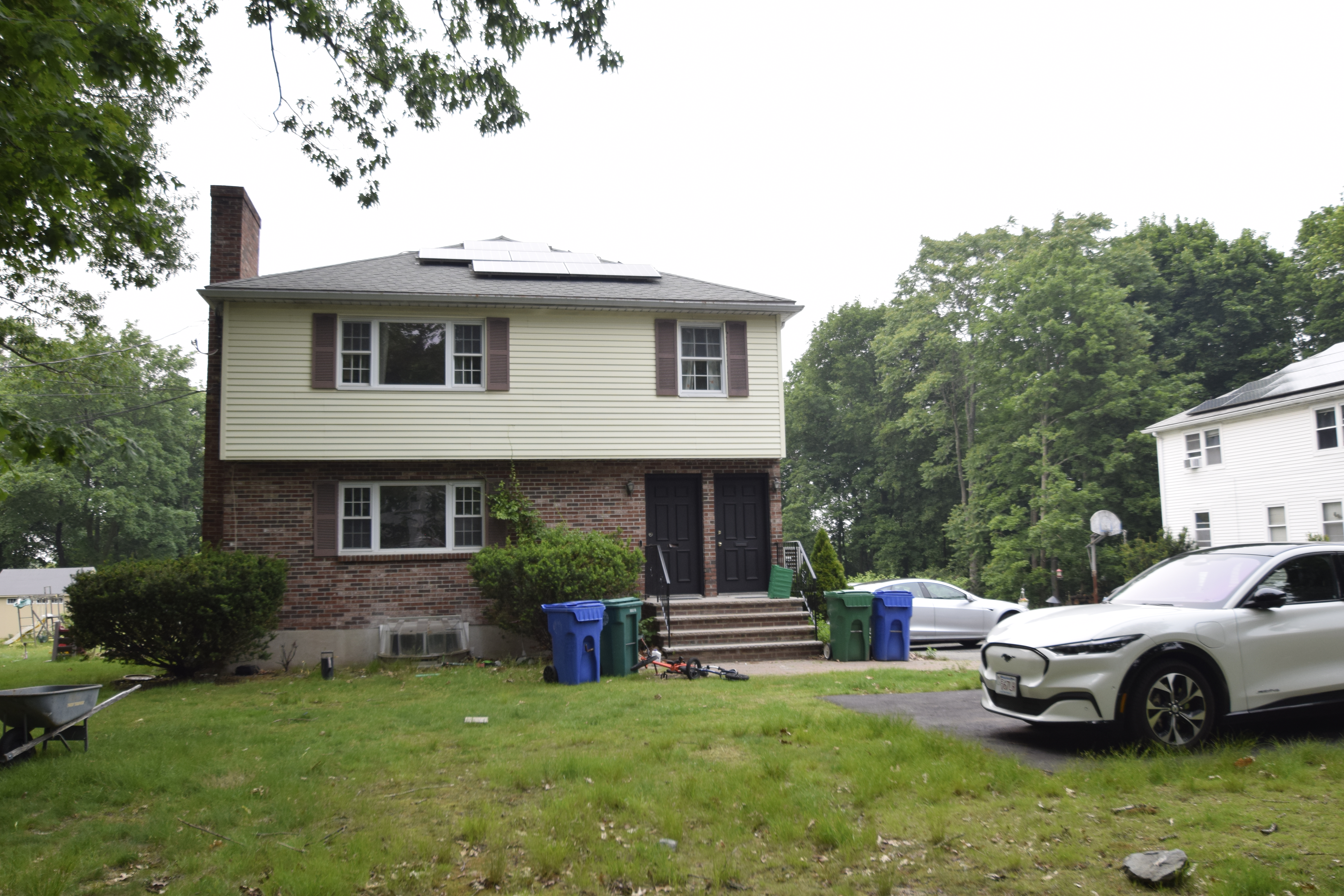 3 bed, 1.5 bath apartment for rent at 1189 Boylston St Unit 1, Newton — photo 17 of 18
