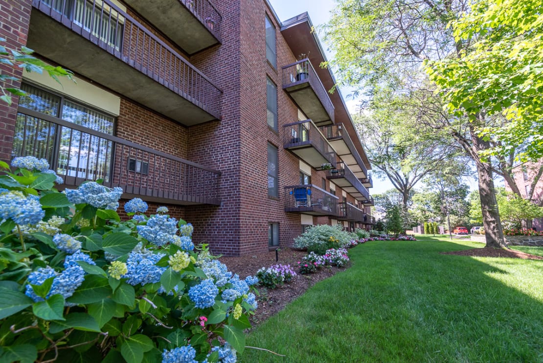 1 Canton Rd, North Quincy