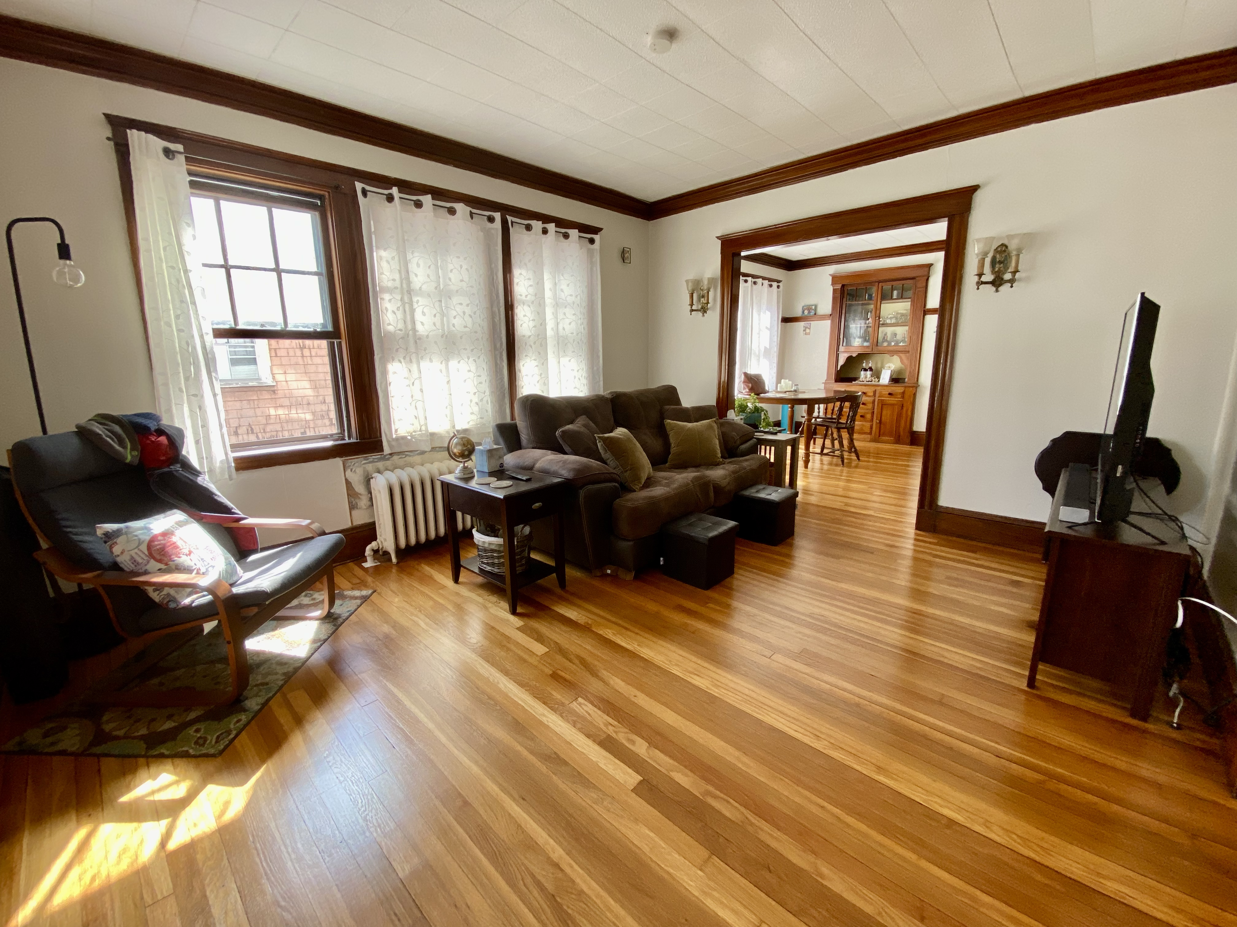2.5 bed, 1 bath apartment for rent at 295 Beech St Unit 1, Roslindale — photo 1 of 18