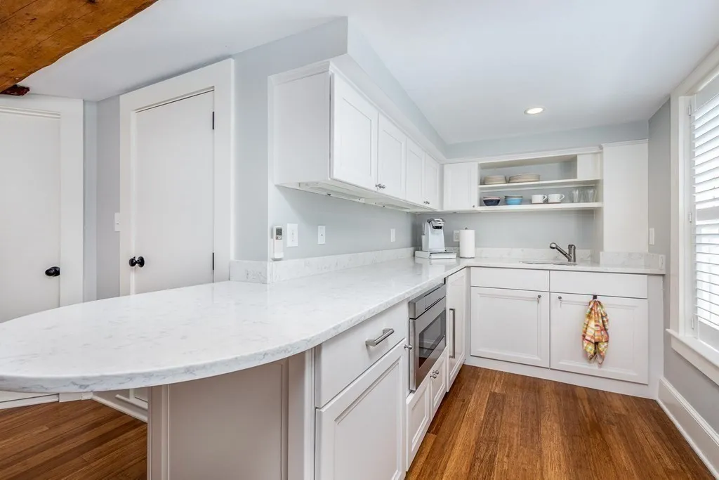 51 Washington, Marblehead