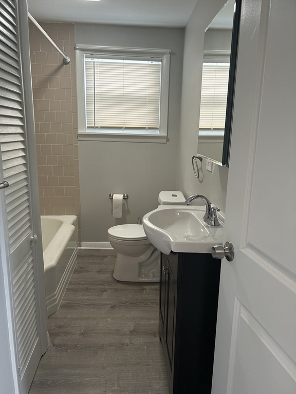 913 Bedford St, Fall River