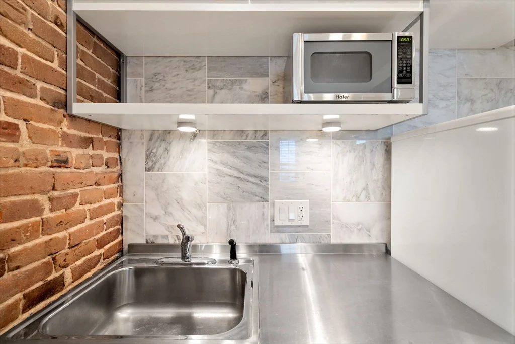 6 North Hudson St, North End