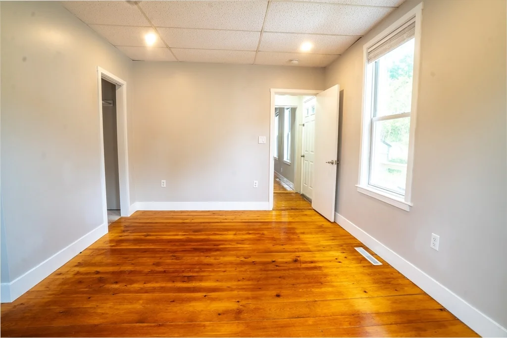 18 Drew Ave, Weymouth
