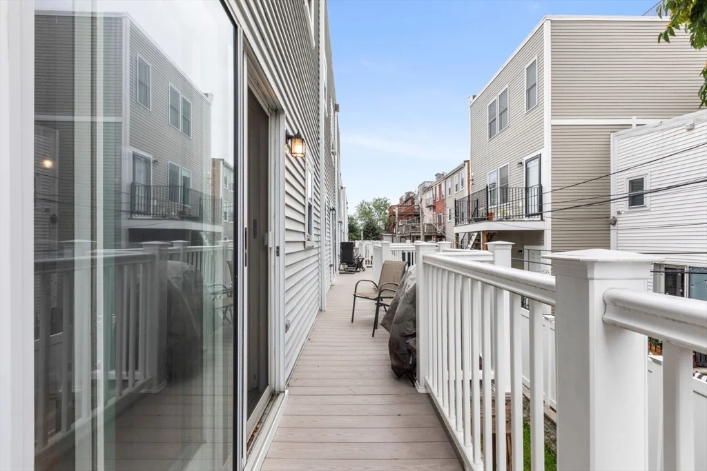 63 Bolton St, South Boston