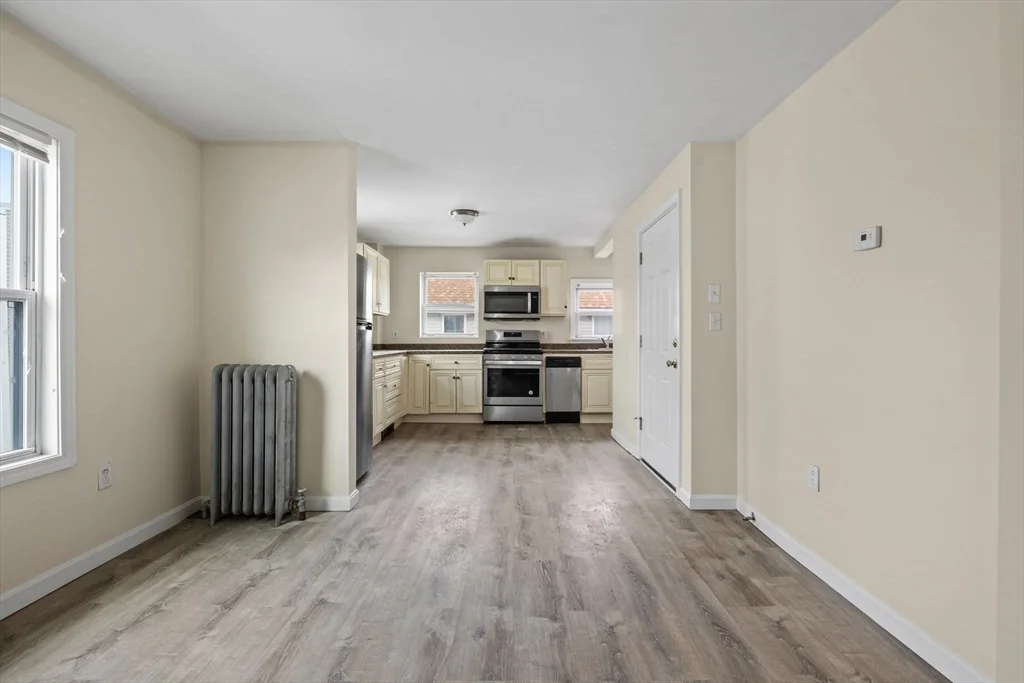 19 Alfred St, Everett