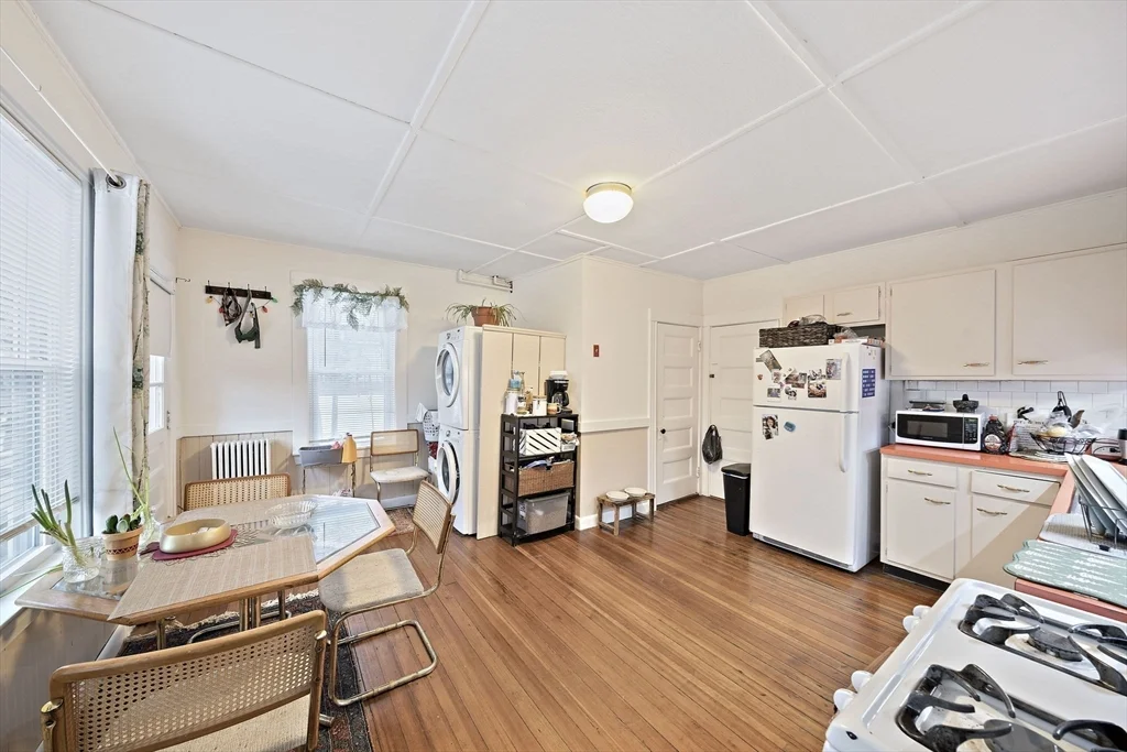 36 Walnut St, Canton