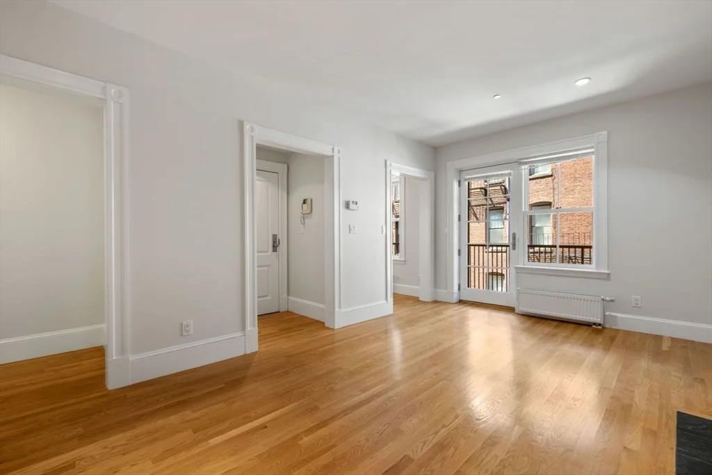 39 Clarendon St, South End