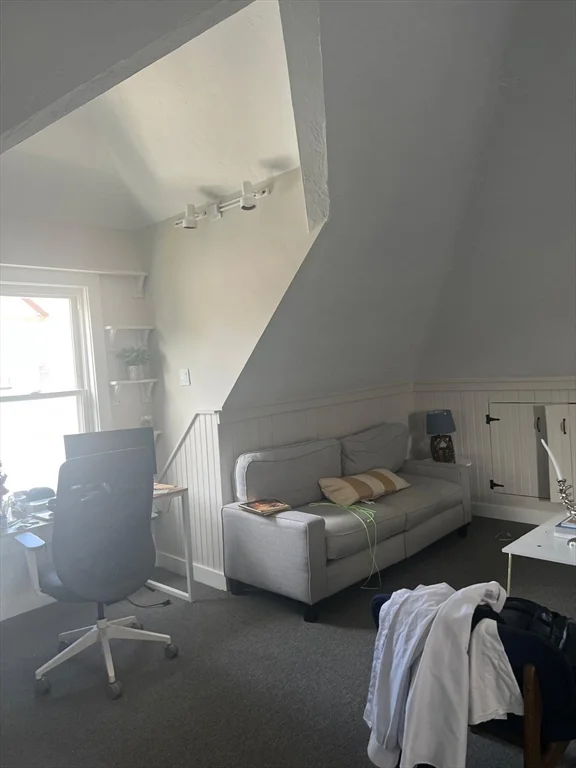 14 Cotting St, Medford