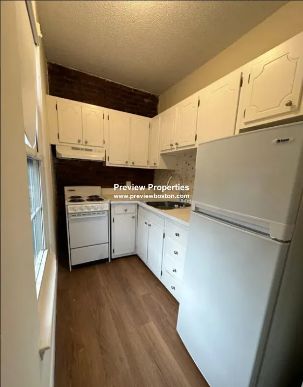 70 South Huntington Ave, Jamaica Plain