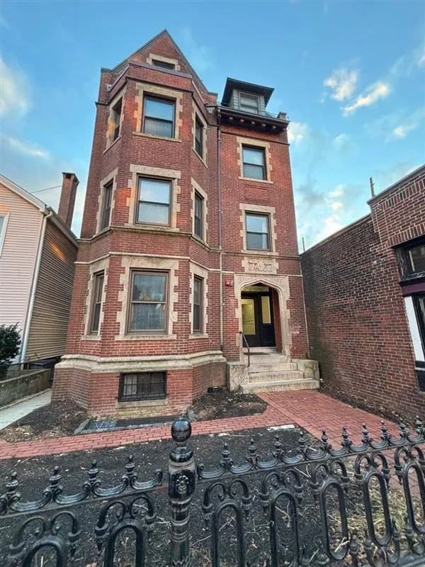 900 Massachusetts Ave, Riverside