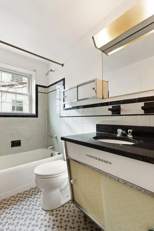 4 Menotomy Rd, Arlington