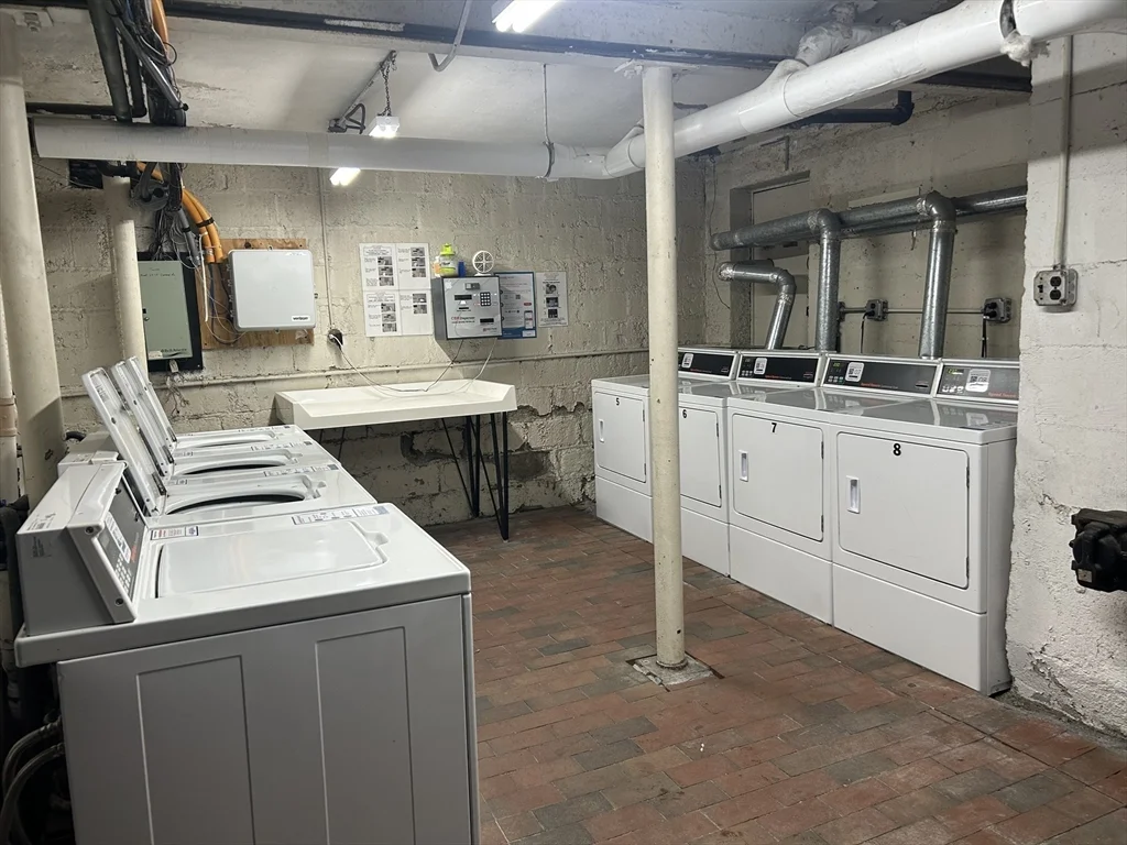 2039 Commonwealth Ave, Brighton