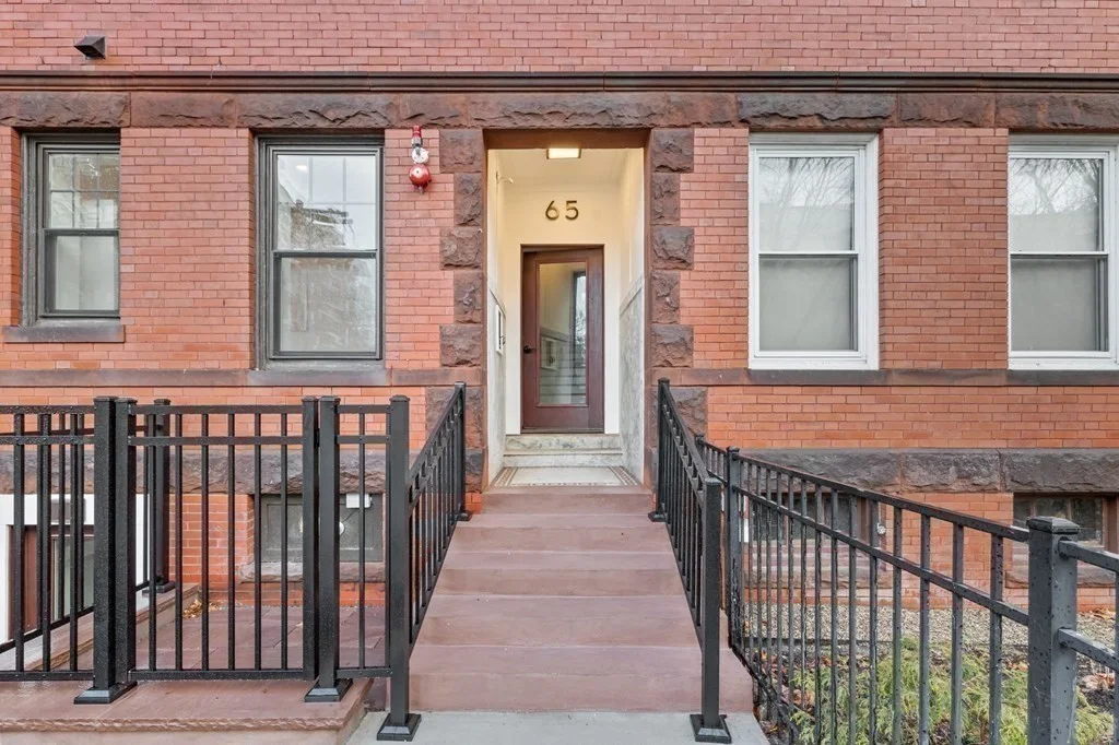 65 Pleasant St, Coolidge Corner