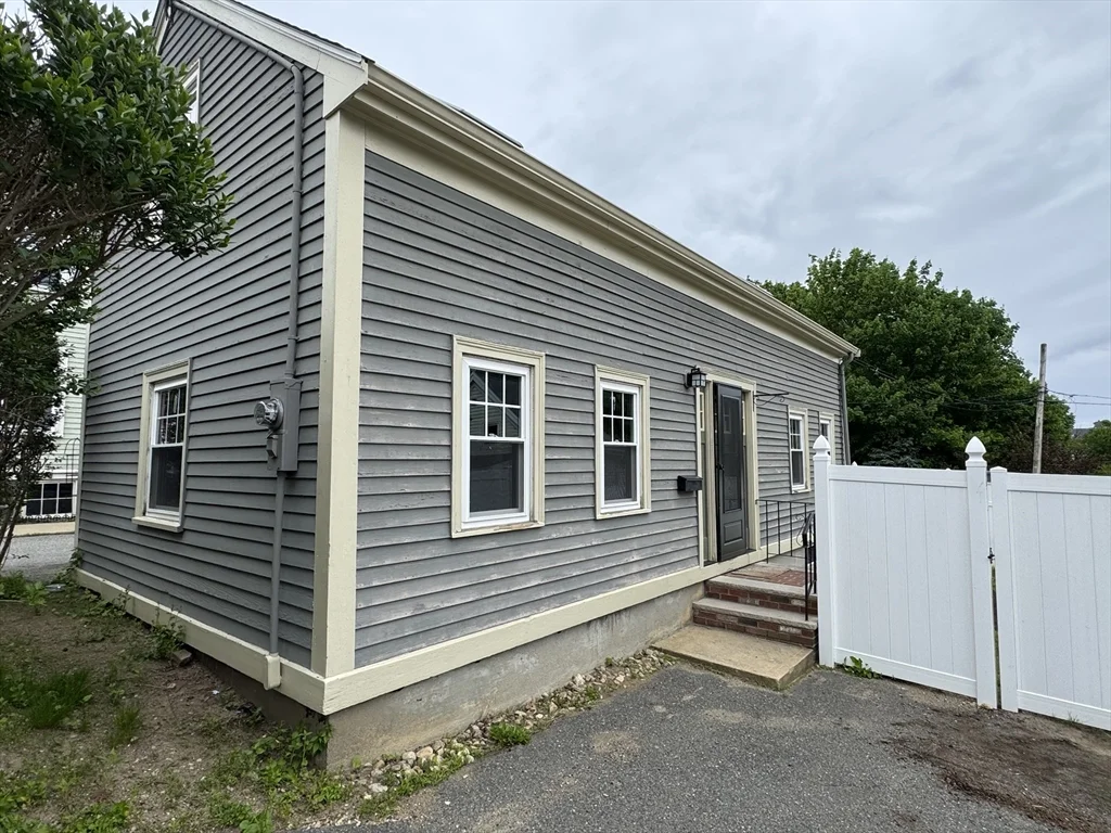 13 Lovett St, Beverly