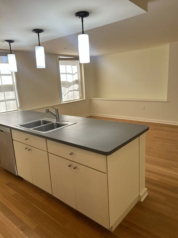10 Linwood St, Roxbury