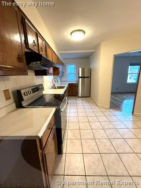 257-259 Powderhouse Blvd, Tufts