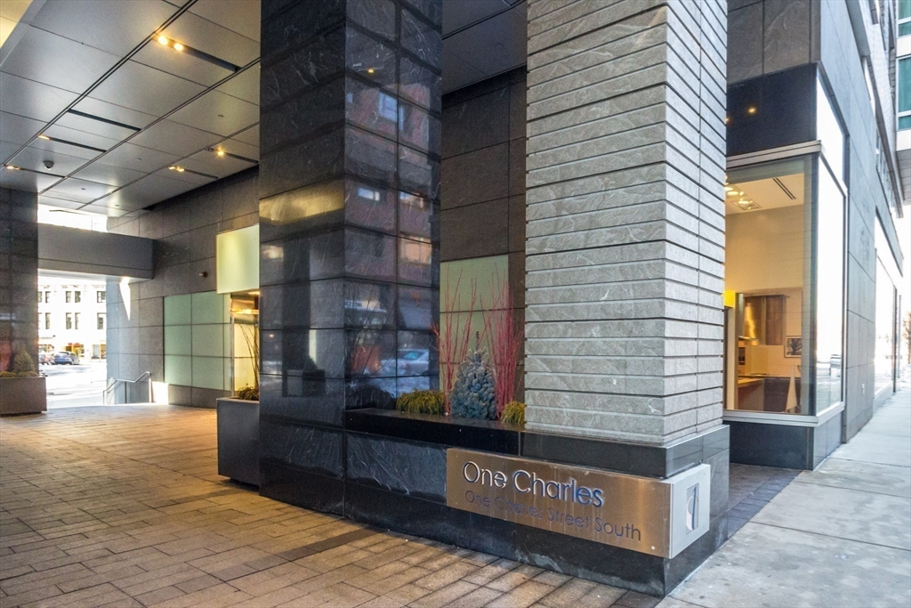 1 Charles Street S, Back Bay