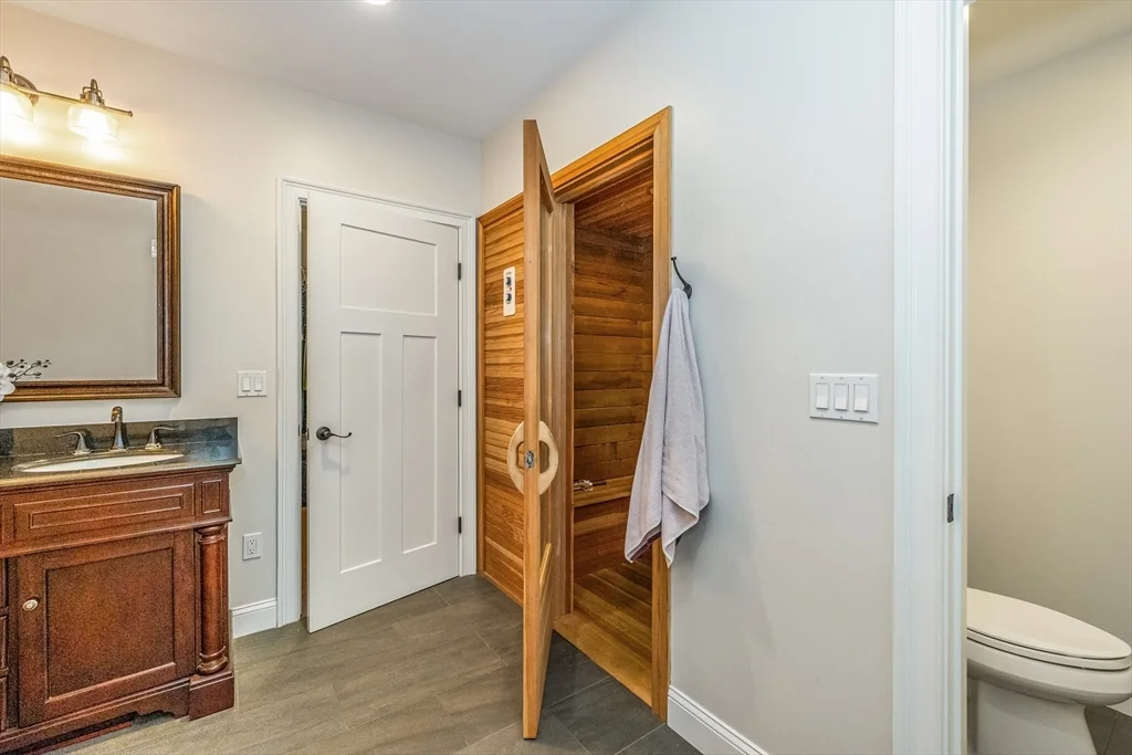 9 Washington Ave, Woburn