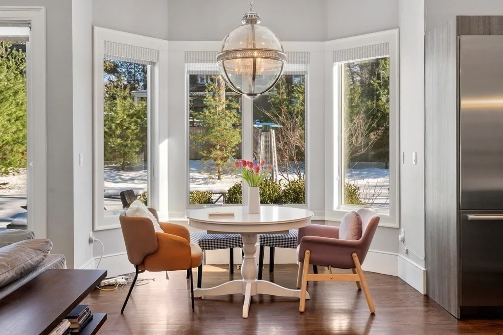 1580 Beacon St, Waban