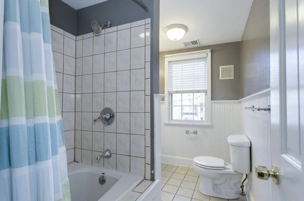 454 W 4th St, South Boston