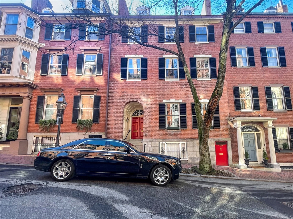 20 Chestnut St, Beacon Hill