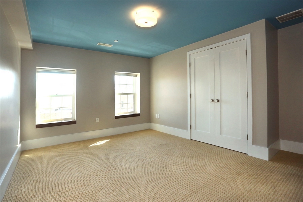 54 State, Newburyport