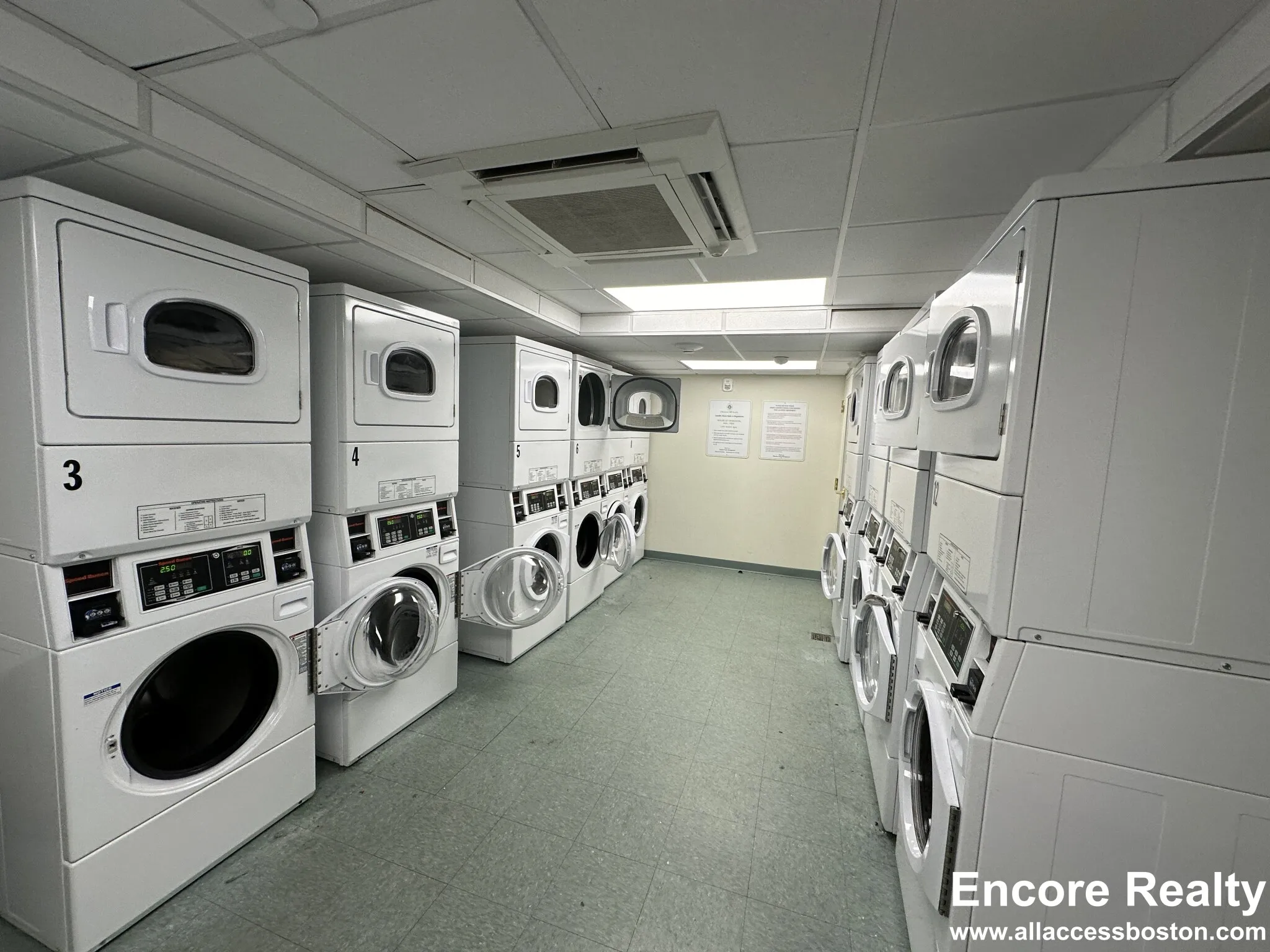 24 Chauncy St, Neighborhood Nine