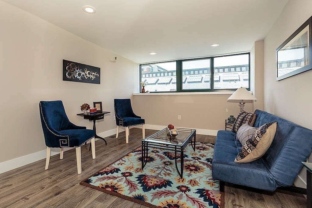 42 8th St, Charlestown