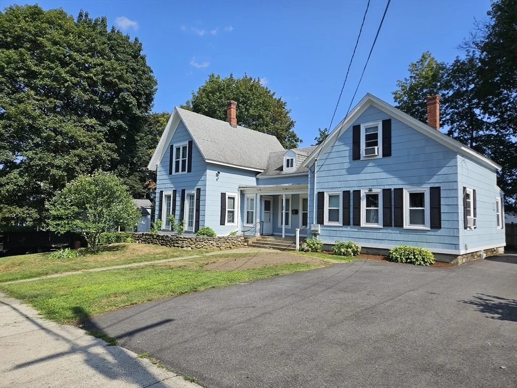 44 Chestnut St, Marlborough