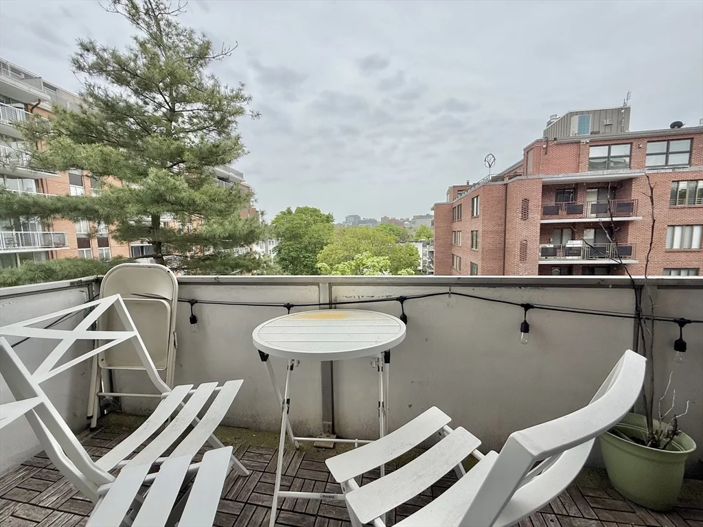 20 Stearns, Coolidge Corner