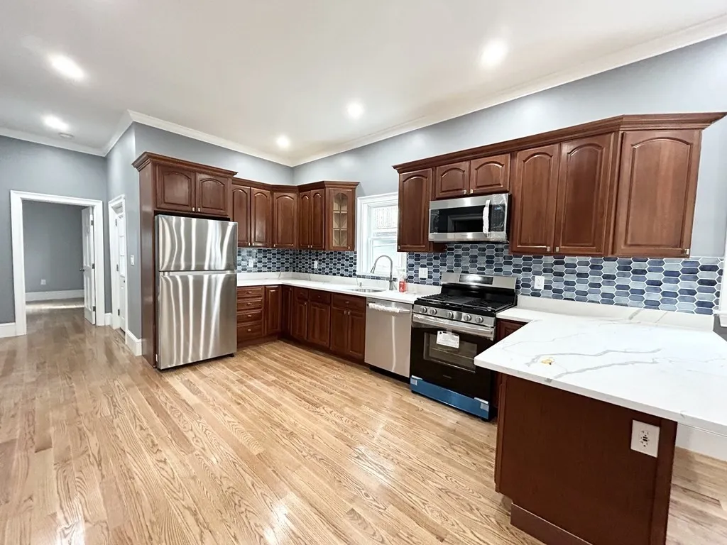 3 Grafton St, Boston