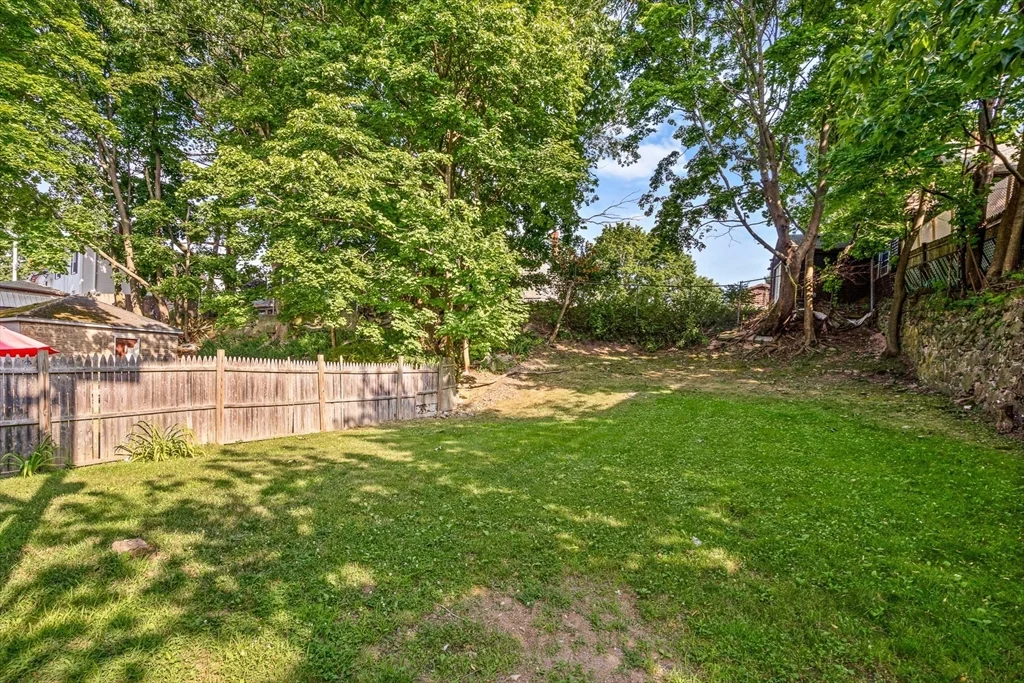 18 St Clair St, East Lynn