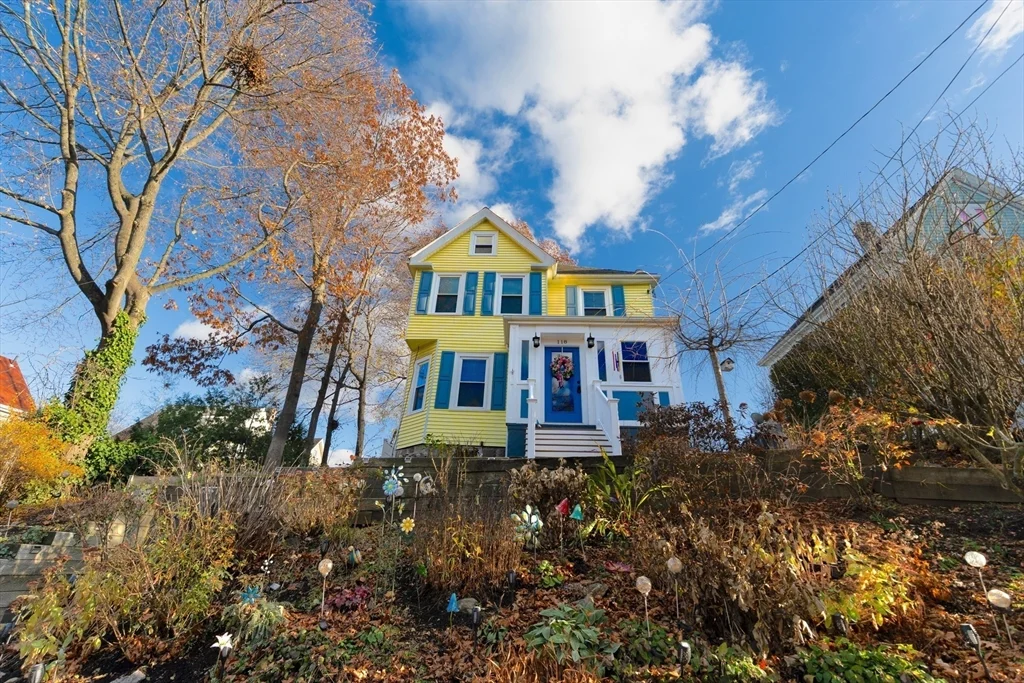 118 Newburg St, Roslindale