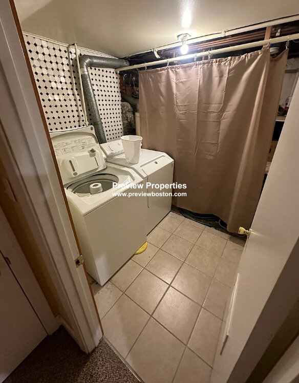 28 Montfern Ave, Oak Square