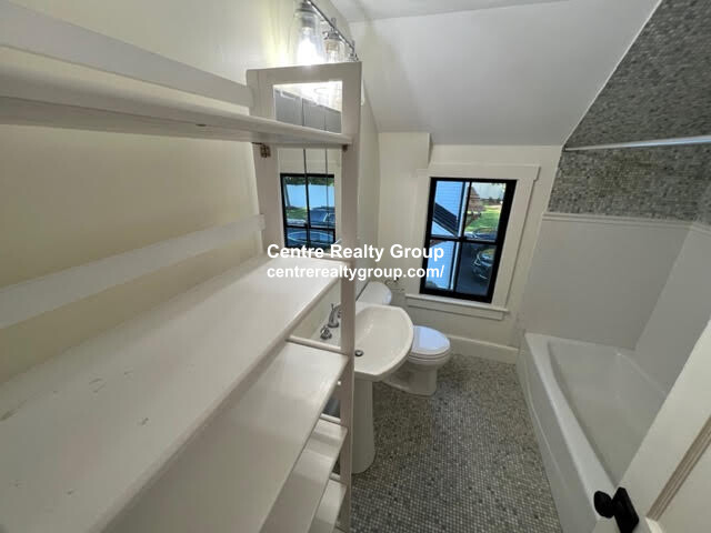 769 Watertown St, Nonantum