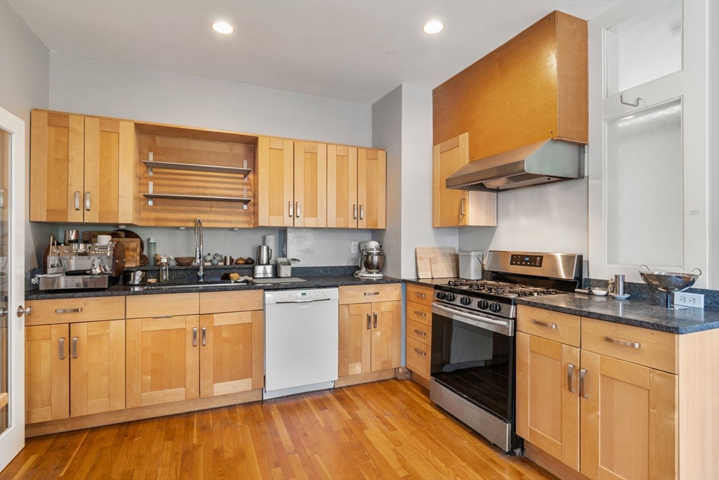 20 Glenwood Ave, Cambridgeport