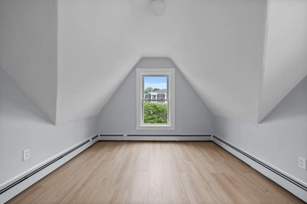 48 Hamilton Ave, Lynn