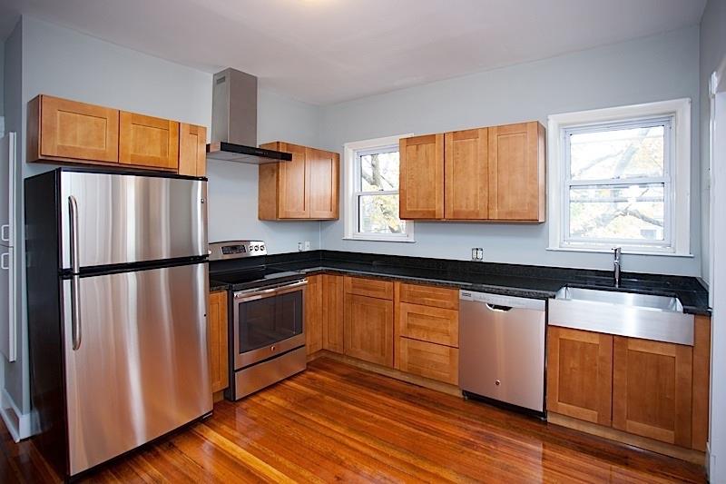 41 Belknap St, West Somerville