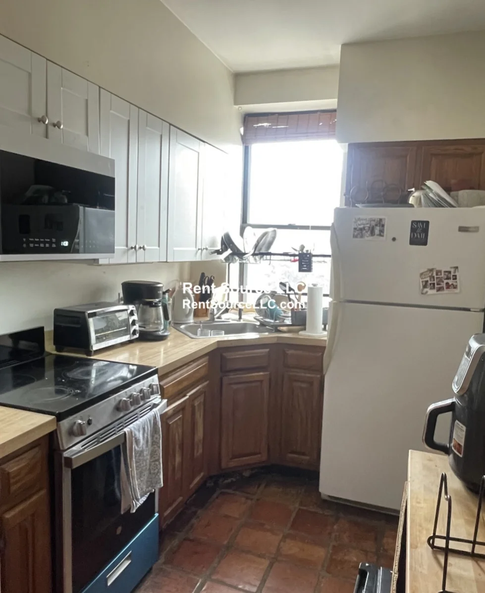 31 Fort Ave, Roxbury