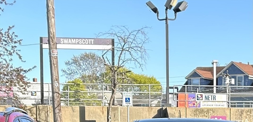 1 Valley Rd, Swampscott