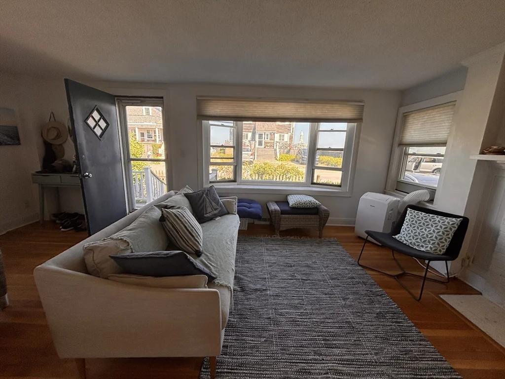 19 Bay Ave Winter Rental, Marshfield