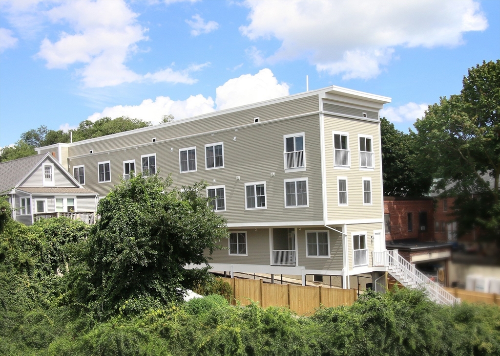 4 Kemp St, South Boston