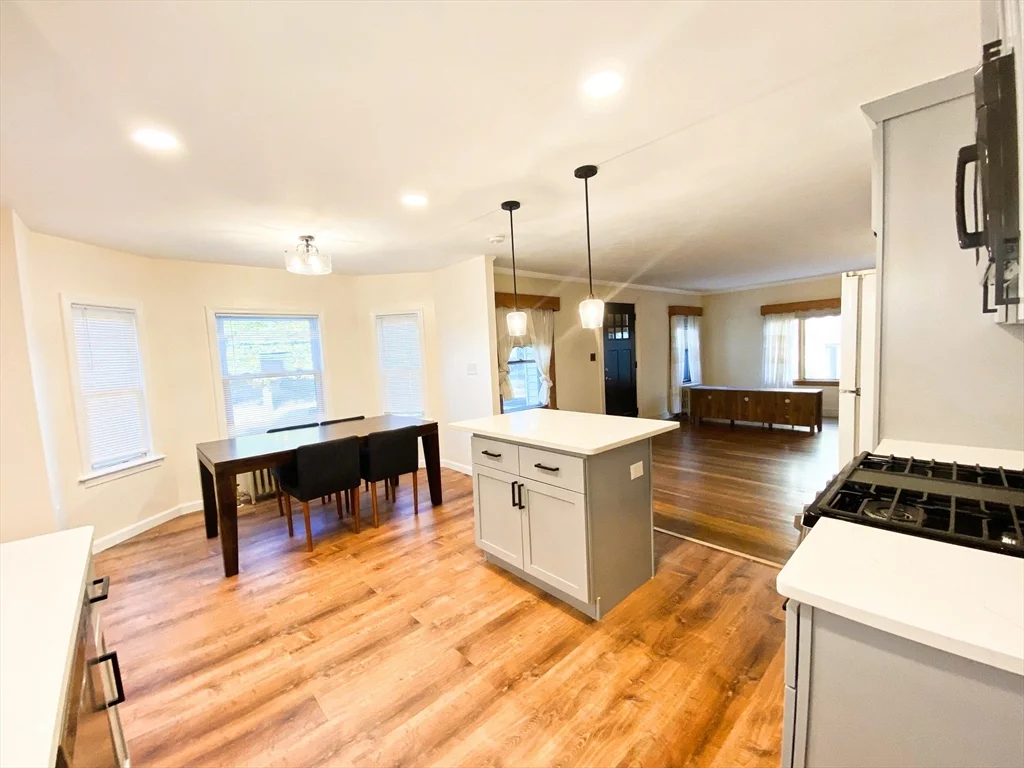 143 Shore Dr, Ten Hills