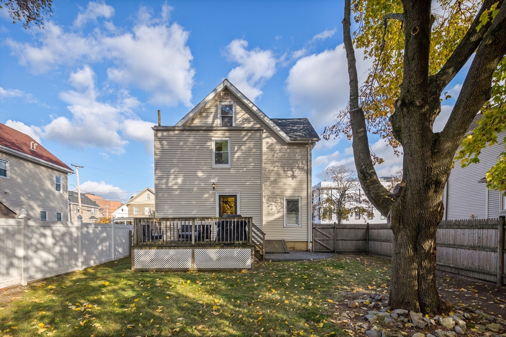 14 Everett St, Medford