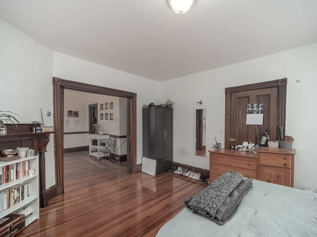 318 Beacon St, Ward Two
