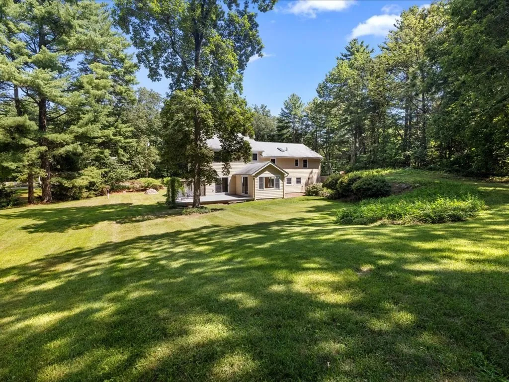 15 Woodridge Rd, Dover