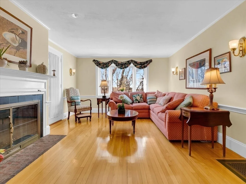 243 Upland Ave, Newton Highlands