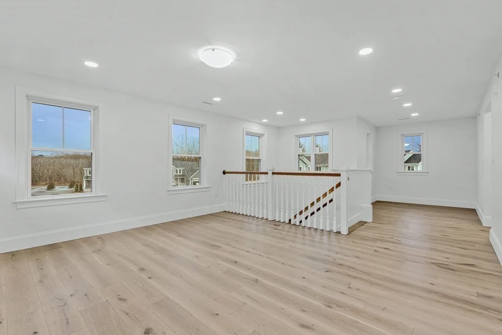 27 Lily Pond Ln, Lexington