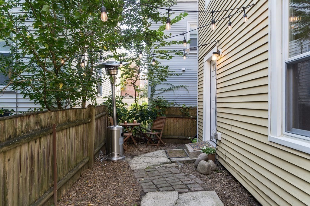 1 Riverside Pl, Riverside