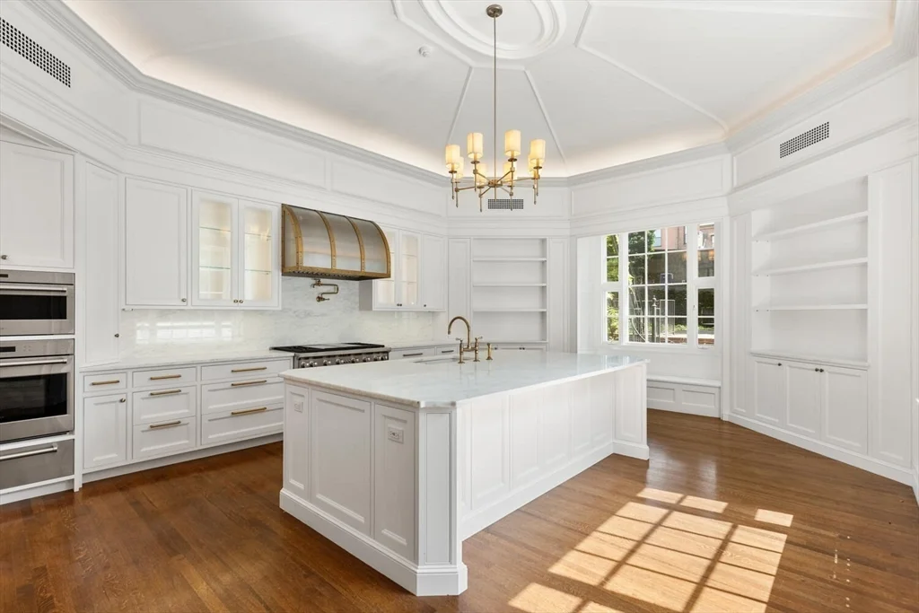 20 Chestnut St, Beacon Hill